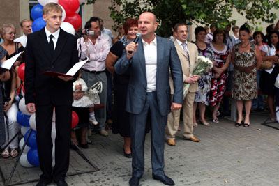 АЛЕКСЕЙ КНЫШОВ ПОЗДРАВИЛ РОСТОВСКИХ ПЕРВОКЛАССНИКОВ С ДНЕМ ЗНАНИЙ АЛЕКСЕЙ КНЫШОВ ПОЗДРАВИЛ РОСТОВСКИХ ПЕРВОКЛАССНИКОВ С ДНЕМ ЗНАНИЙ